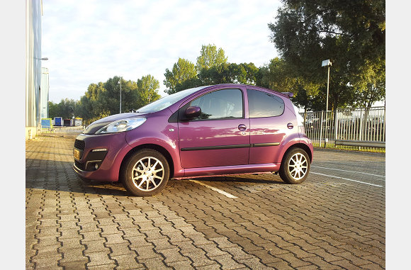 12-9-2012 zo mooi alleen op de parkeerplaats bij Briggs