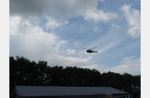 Ook helicopters vlogen af en aan