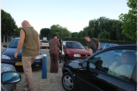 Dus allemaal de auto's weer in.