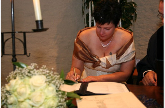 Het trouwboekje werd getekend.