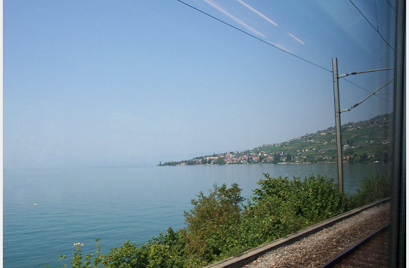 Met de trein ging ik naar Visp. Langs het meer van Geneve.