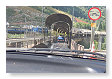 De autotrein op, tussen Goppenstein en Kandersteg.